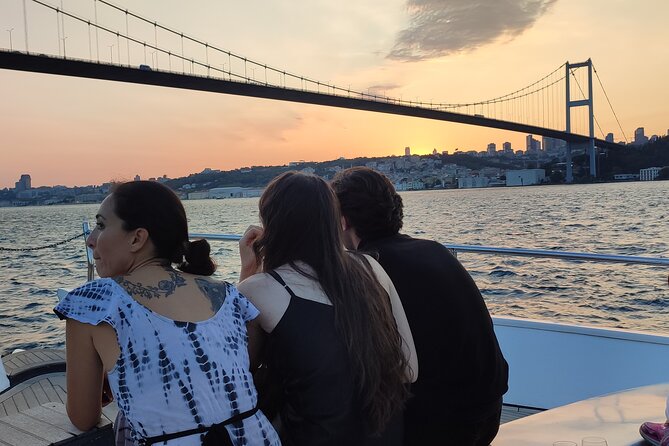 Istanbul Sunset Cruise on Luxury Yacht - Guided Group Cruise - Uskudar and the Maiden’s Tower