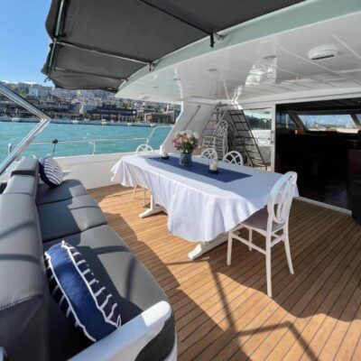 Sunset or Day Small-Group Yacht Cruise with Snacks