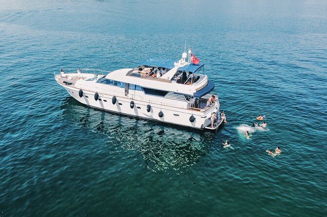 Istanbul Sunset Yacht Cruise on the Bosphorus with Transfers - Rumeli Fortress and the Fatih Sultan Mehmet Bridge