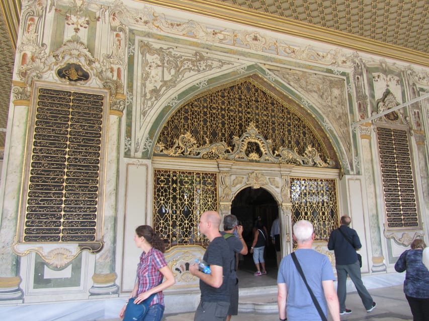 Istanbul: Topkapi, Hagia Sophia and Basilica Cistern Tour - Hagia Sophia: a building with two major identities