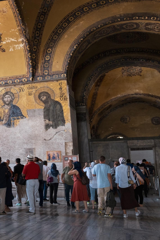 Istanbul: Topkapi, Hagia Sophia and Basilica Cistern Tour - Pace, clothing, and practical preparation