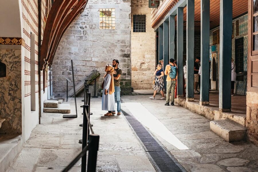 Istanbul: Topkapi Palace and Harem Guided Tour with Ticket - Who will enjoy this tour most