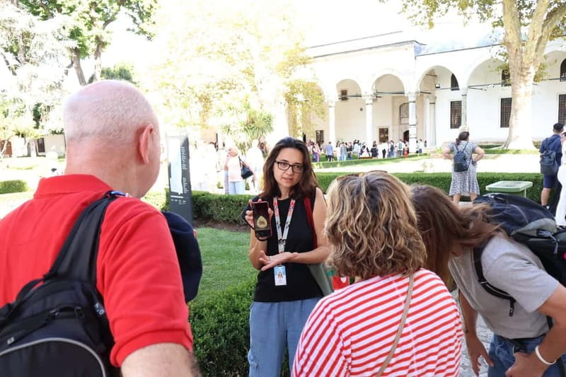 Istanbul: Topkapi Palace and Harem Museum Tour with Ticket - Key points to know before you book