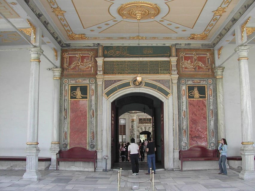 Istanbul: Topkapi Palace and Harem Ticket with Audio Guide - Who should book this option?