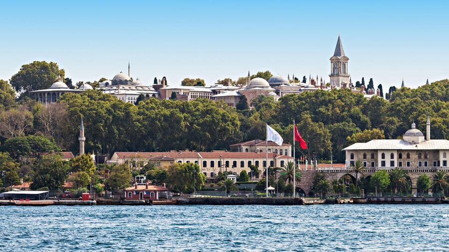 Istanbul: Topkapi Palace Guided Tour w/ Skip-the-Ticket-Line - Paying for entry before the palace visit