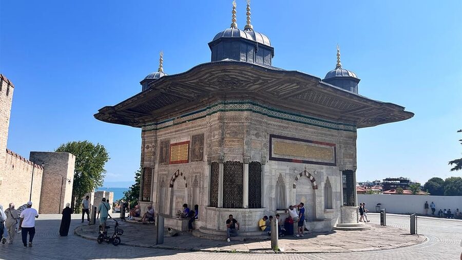 Istanbul: Topkapi Palace & Harem Museum Ticket & Audio Guide - Skip-the-line value at $61