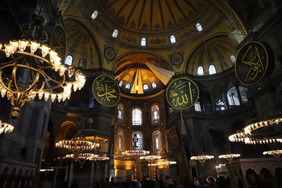 Istanbul: TouristPass Skip-the-Line Entry to 100+Attractions - Galata, food, and lighter city activities