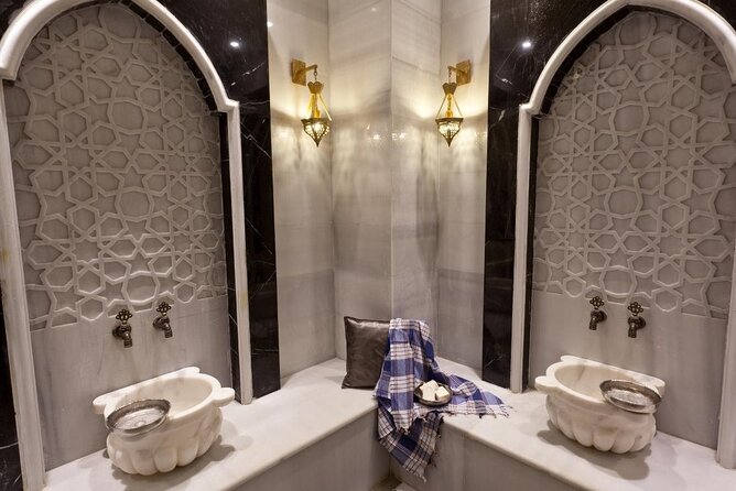 Istanbul: Traditional Turkish Bath - The first hour: sauna heat and getting comfortable