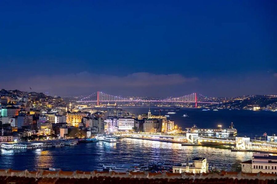Istanbul: Turkish Food Night and Rooftop Experience - The first 30 minutes: Istanbul street food