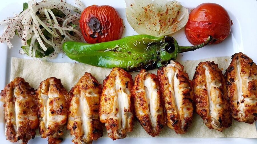 Istanbul: Turkish Food Tour in Kadikoy Across the Bosphorus - How the three hours are paced