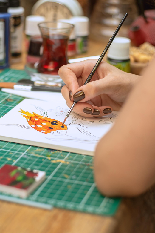 Istanbul: Turkish Tile Painting & Ceramic Workshop w/ Snacks - A three-hour itinerary at the worktable