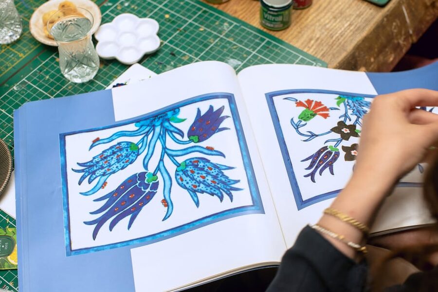Istanbul: Turkish Tile Painting & Ceramic Workshop w/ Snacks - Location planning: the detail that can change your day