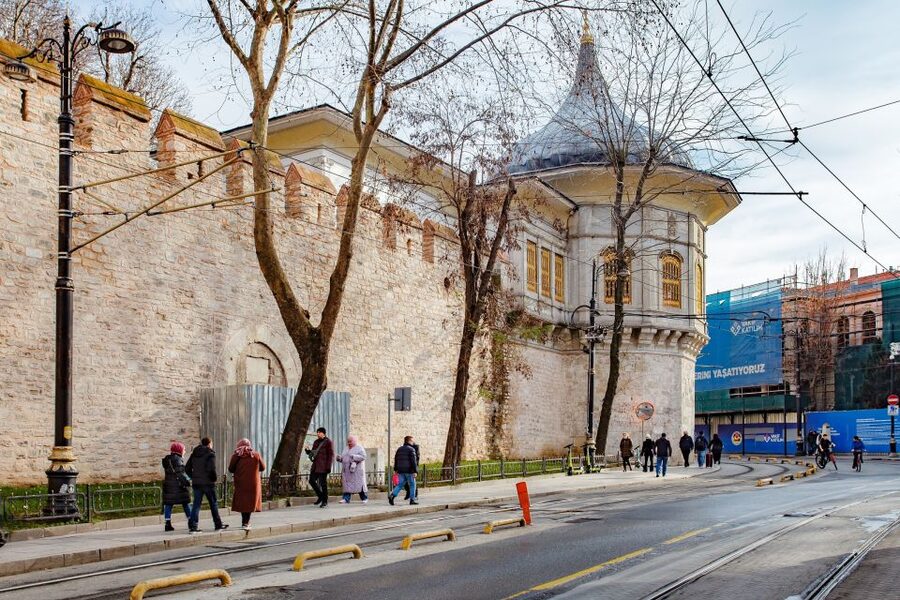 Istanbul: Two Continents Evening Bus Tour with Commentary - What $51 means for the value