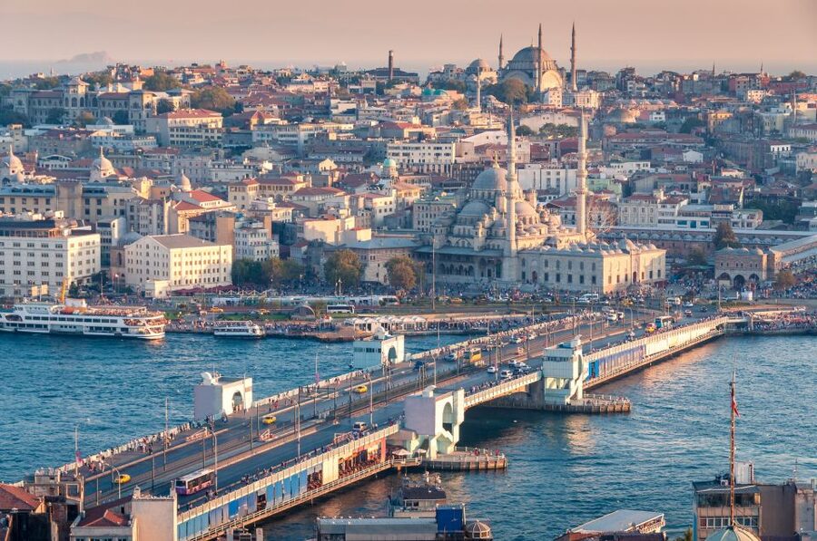 Istanbul: Two Continents Evening Bus Tour with Commentary - Practical tips for getting more from the ride