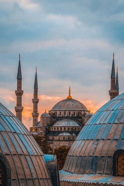 Istanbul Walking Tour: Discovering Old Town - Walking between two major sights