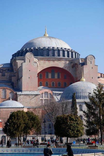 Istanbul Walking Tour: Discovering Old Town - Hagia Sophia and 75 minutes of layered history