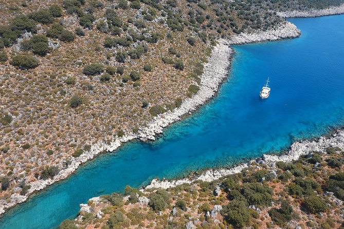 Kas: Kekova Island Sunken City & Historical Sites Boat Tour - The boat, crew, and extra touches