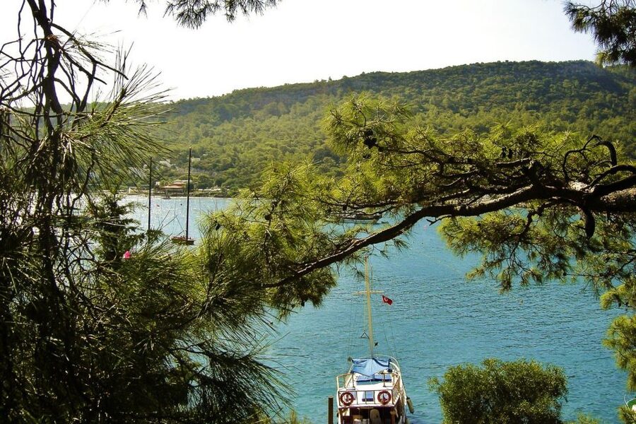 Kemer Full-Day Pirate Boat Trip with Lunch - Should you book the Kemer pirate boat trip?