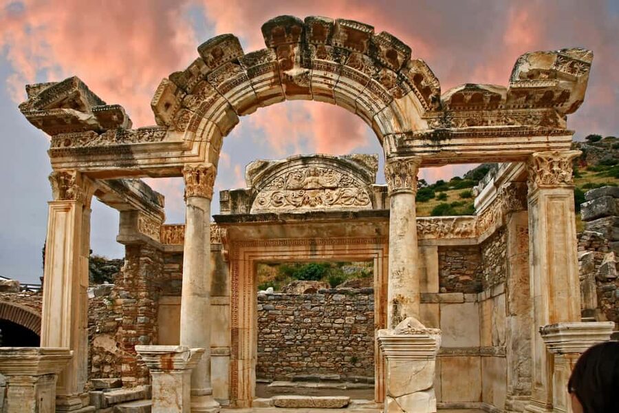 Kusadasi: Ephesus Private or Group Tour for Cruise Guests - The House of the Virgin Mary and Its Quiet Setting