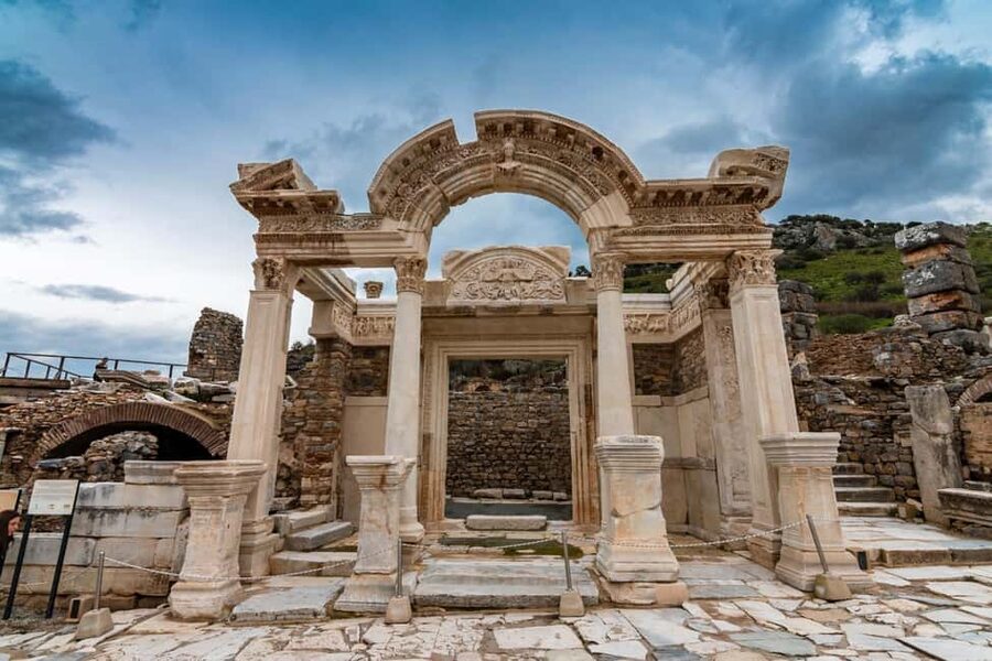 Kusadasi: Ephesus Private Tour for Cruise Guests - A quiet stop at the House of the Virgin Mary