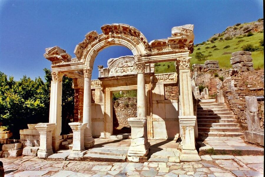 Kusadasi: Ephesus Small Group Tour - The guide makes or breaks this visit