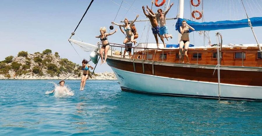 Kusadasi: Full–Day Boat Trip with Lunch - The 9:00 AM pickup from central Kusadasi