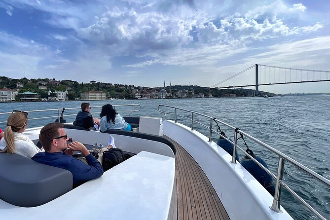 Luxury Bosphorus Yacht Cruise – Stopover in Asian Side - Tea, coffee, and snacks on the return ride