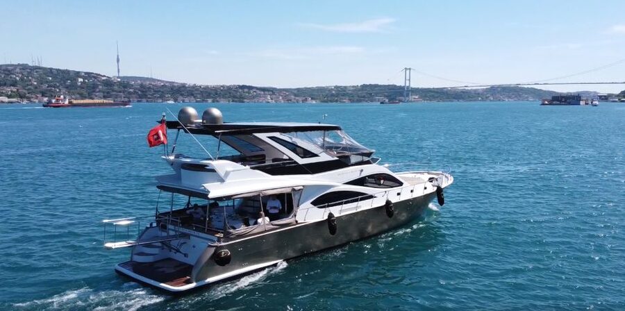 Luxury Private Yacht Rental - From Dolmabahçe Palace to Ortaköy Mosque