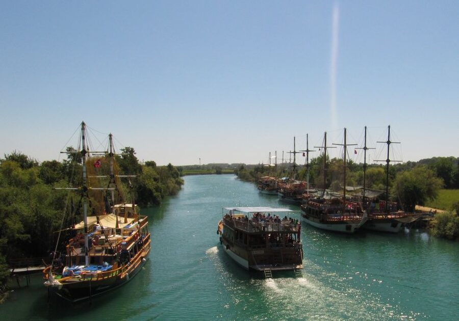 Manavgat Cruise & Grand Bazaar w/Lunch and Unlimited Drinks - Cruising beneath the Taurus Mountains