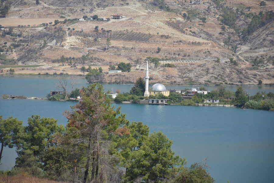 Manavgat: Guided Aqueduct, Waterfall & Green Lake Tour - Lunch with a view over Green Lake