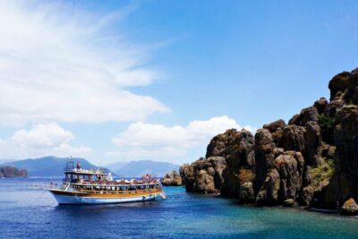 Boat Trip with Unlimited Drinks and BBQ Lunch