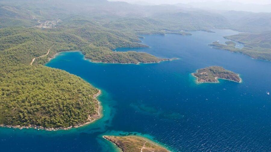 Marmaris: Cleopatra Island Boat Trip with Lunch and Transfer - Deep Blue Bay lives up to its name