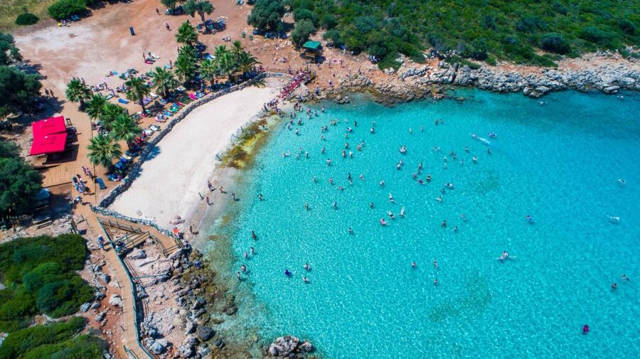 Marmaris: Cleopatra Island Boat Trip with Lunch and Transfer - The boat, crew, and sound level
