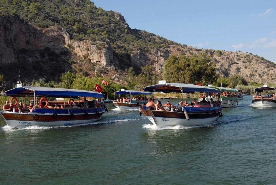 Marmaris: Dalyan Cruise, Turtle Beach & Mud Baths with Lunch - Lunch on the boat, with Dalyan scenery around you