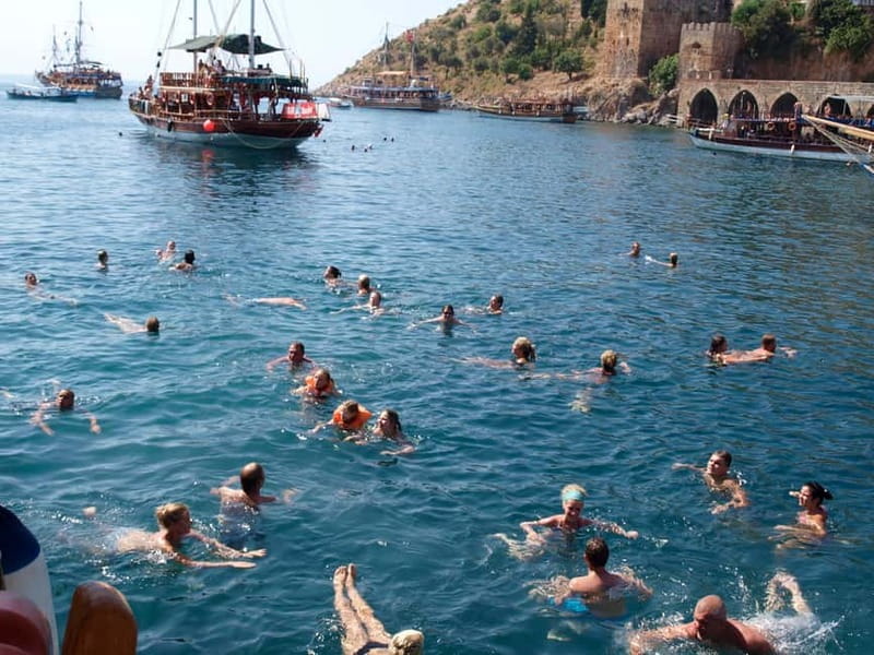 Marmaris: Pirate Cruise, Lunch, Soft Drinks, and Foam Party - Foam party, disco, and the entertainment team