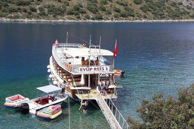 Ölüdeniz: Butterfly Valley Boat Trip with Buffet Lunch - Lunch on the gulet