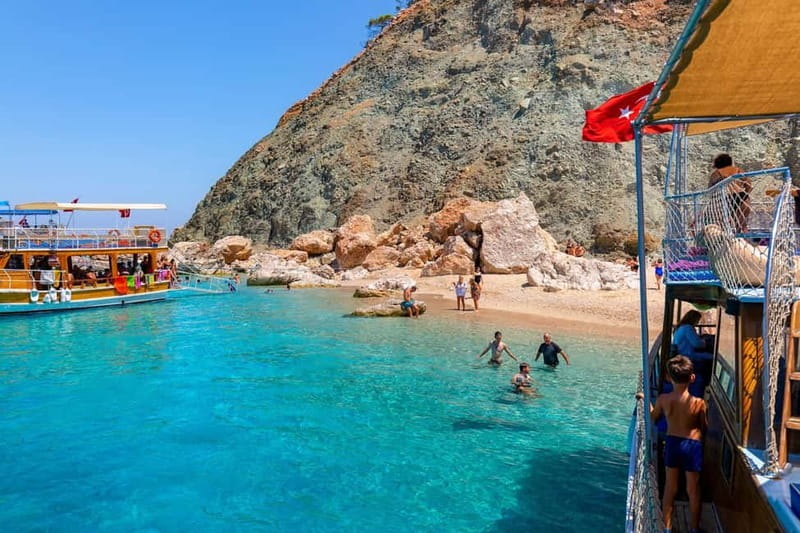 Oludeniz: Butterfly Valley, St. Nicholas Island incl. Lunch - Setting out from Ölüdeniz on the Grand Vega