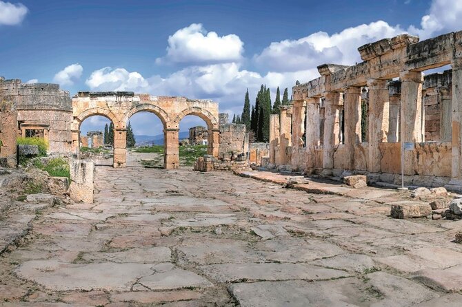 Pamukkale Hierapolis Cleopatra Pool Tour with Lunch from Antalya - Walking the white Pamukkale terraces