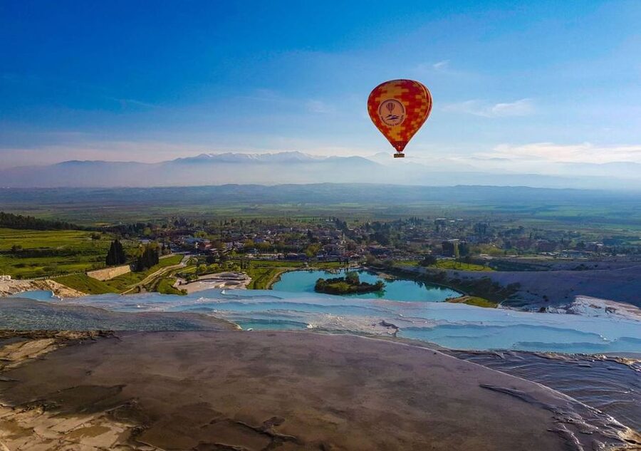 Pamukkale: Hot Air Balloon Flight with Flight Certificate - The pilot, crew, and sense of safety