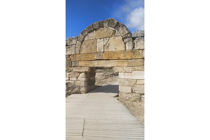 Pamukkale Tour from Izmir - Walking barefoot on the Pamukkale travertines