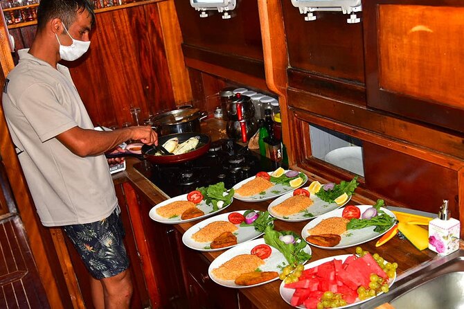 Private 6-Hour Boat Tour with Lunch in Bodrum Bays - What the private format is really worth