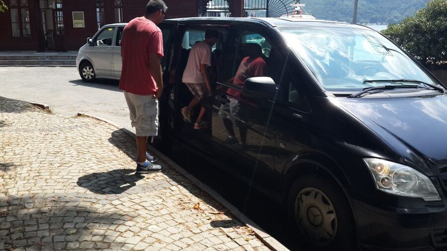 Private Istanbul Tour with Car and Guide - What the private vehicle adds