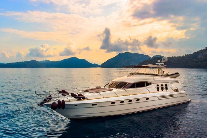 Private Luxury Yacht Cruise on Bosphorus - What the private yacht format adds