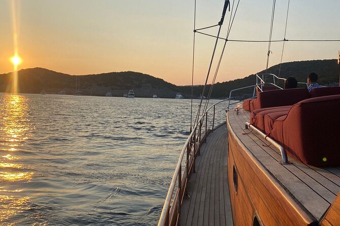 Private Sunset Boat Tour in Bodrum With Dinner - Akvaryum Bay is the longer stop