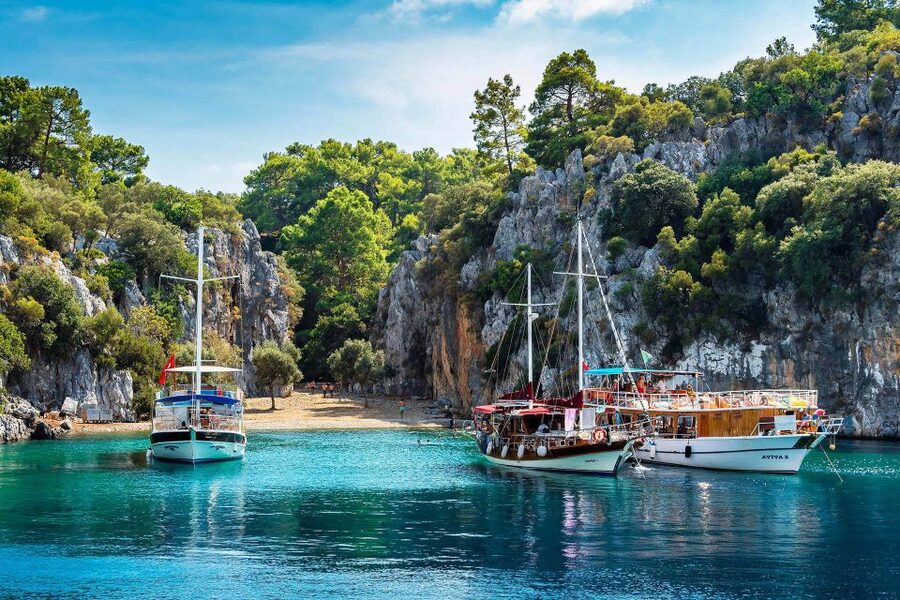 Sarigerme: 12 Islands Boat Trip with Lunch and Transfer - Lunch on deck, a real strength of the trip