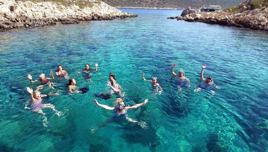 Side: Dolphin Island Boat Trip with Lunch & Unlimited Drinks - Swimming at the river mouth