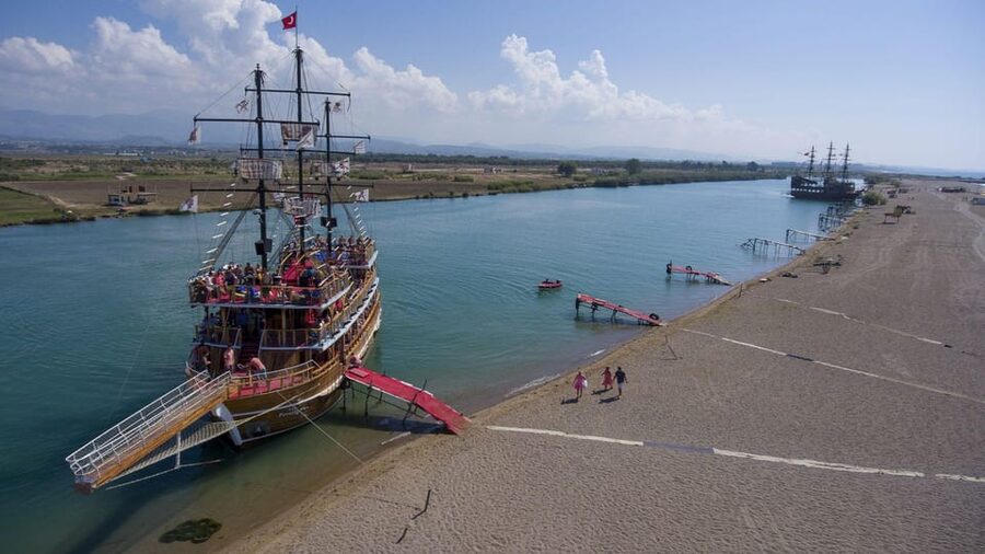 Side: Dolphin Island Boat Trip with Lunch & Unlimited Drinks - What unlimited drinks really means