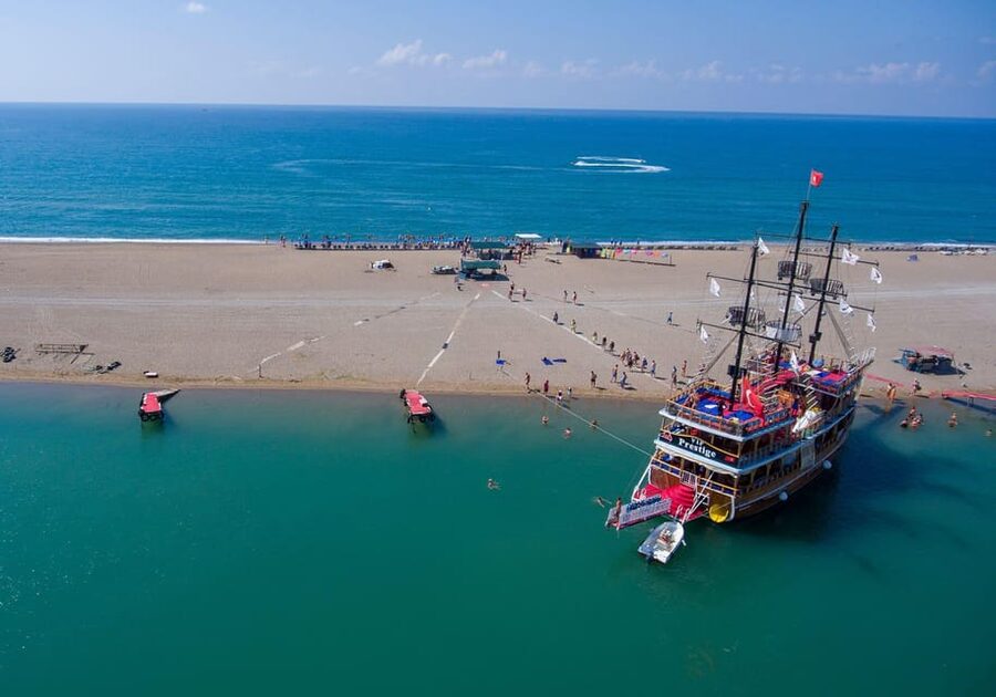 Side: Dolphin Island Boat Trip with Lunch & Unlimited Drinks - Boat comfort, shade, and practical limits