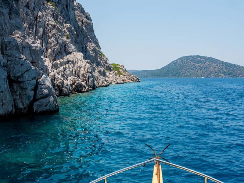 Side: Dolphins Island Cruise with Swimming Stops and Lunch - Lunch with Mediterranean views