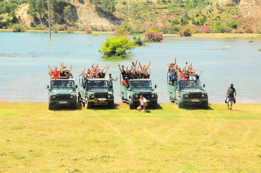 Side: Green Canyon and Waterfall Jeep Safari with Lunch - Roman aqueducts and a useful photo stop